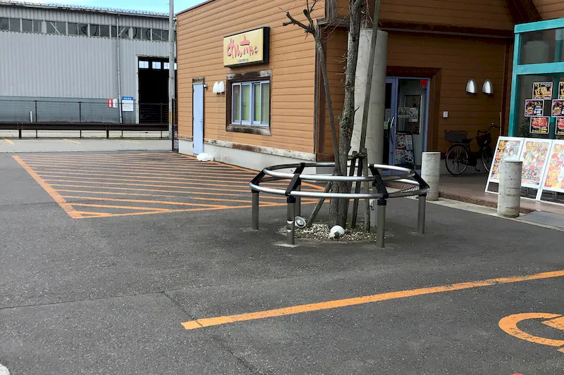 【ダイナム会津若松店｜割引キャンペーン実施中】キッチンカーやプロモーションイベントに最適なアミューズメント施設のイベントスペース（駐車場西）