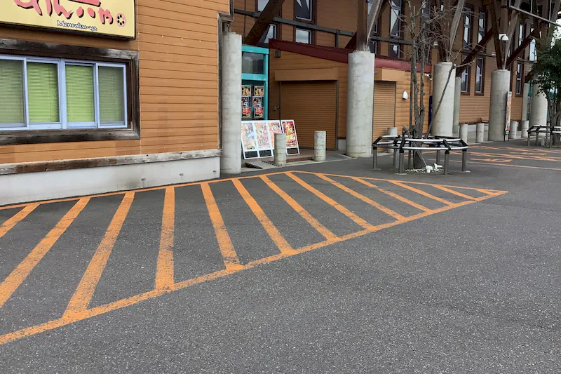【ダイナム会津若松店｜割引キャンペーン実施中】キッチンカーやプロモーションイベントに最適なアミューズメント施設のイベントスペース（駐車場西）