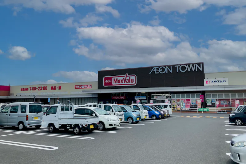 【イオンタウン伊賀上野】各種プロモーションイベントやキッチンカー、物販イベント等多用途で利用可能なマックスバリュ出入口前にある通行量の多い屋外スペース