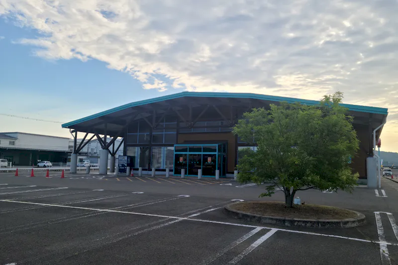 【ダイナム広島松永店｜割引キャンペーン実施中】キッチンカーやプロモーション等に最適なアミューズメント施設のイベントスペース