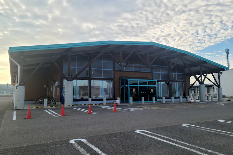 【ダイナム広島松永店｜割引キャンペーン実施中】キッチンカーやプロモーション等に最適なアミューズメント施設のイベントスペース