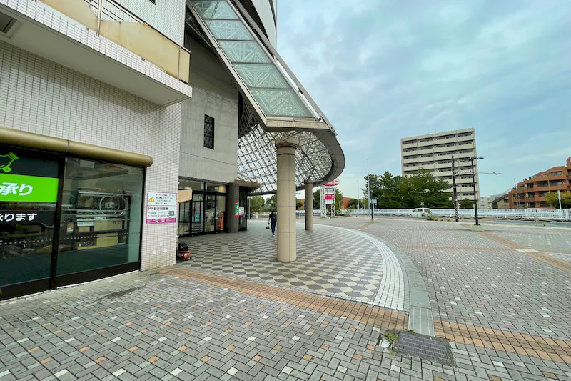 【イオン金沢八景ショッピングセンター】キッチンカーでの出店に最適なショッピングセンター敷地内にある国道側サイゼリヤ前の屋外スペース