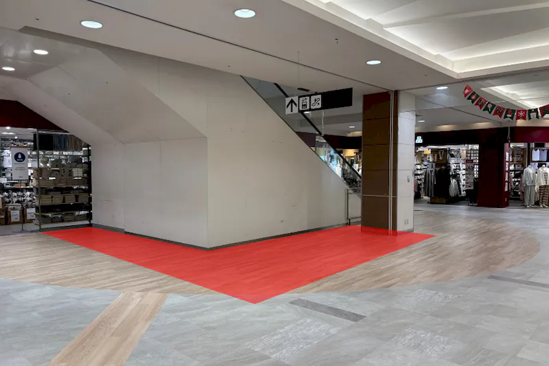 【イオン秦野】ポップアップストアやプロモーションに最適な1F地域密着型のショッピングセンター１階エスカレーター横のイベントスペース