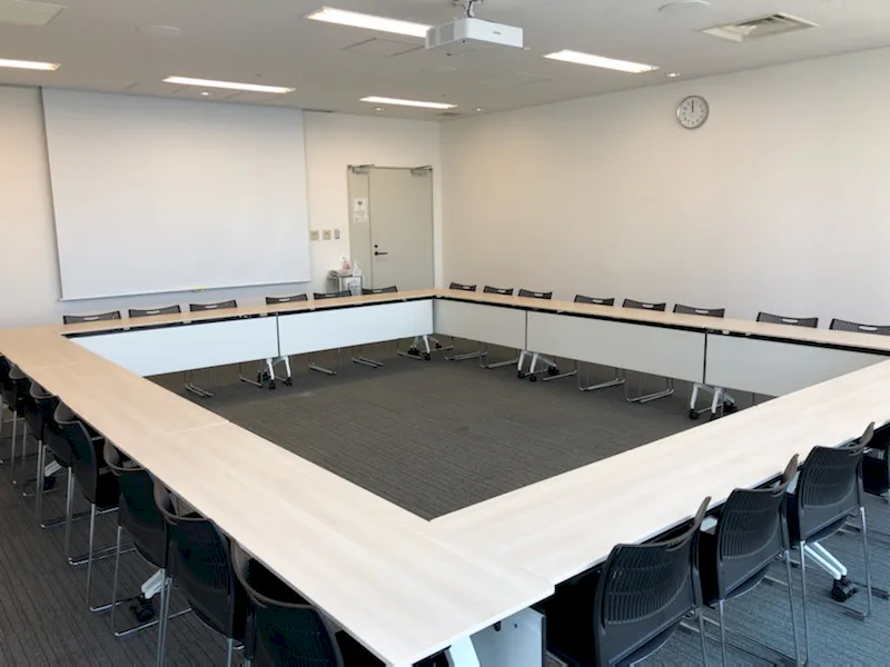 【ヒカリエカンファレンス（Room C）/渋谷駅直結】撮影や展示会にも最適なヒカリエ内にある大きな窓で解放感抜群なイベントスペースの画像4