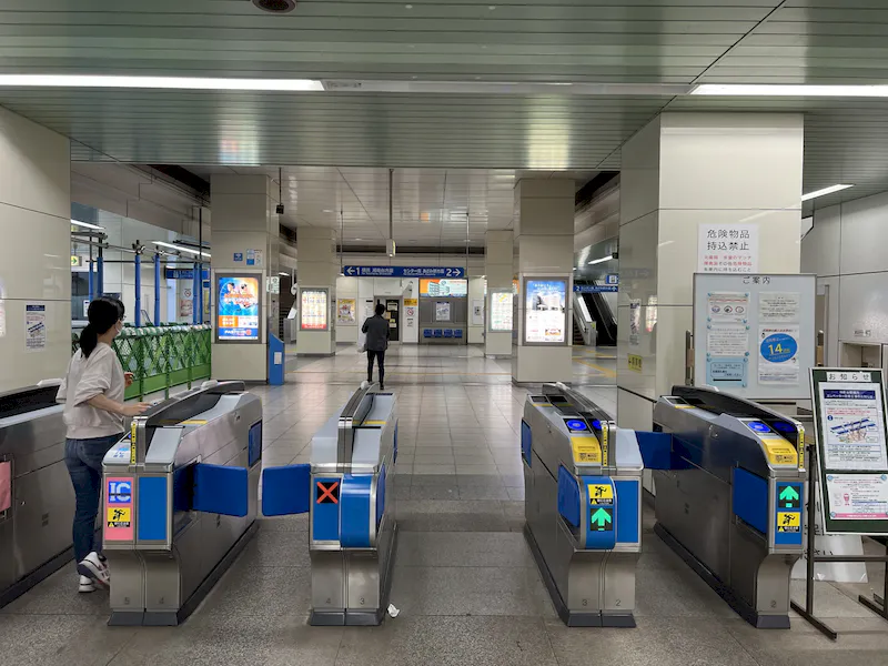 【横浜市営地下鉄ブルーライン仲町台駅】各種プロモーションや物販、サンプリングに最適なコンパクトな改札内イベントスペースの画像5