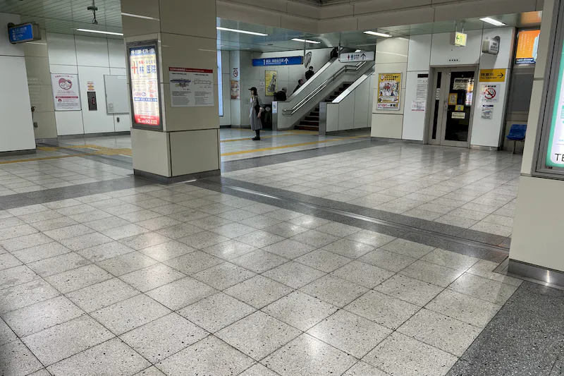 【横浜市営地下鉄ブルーライン仲町台駅】各種プロモーションや物販、サンプリングに最適なコンパクトな改札内イベントスペースの画像7