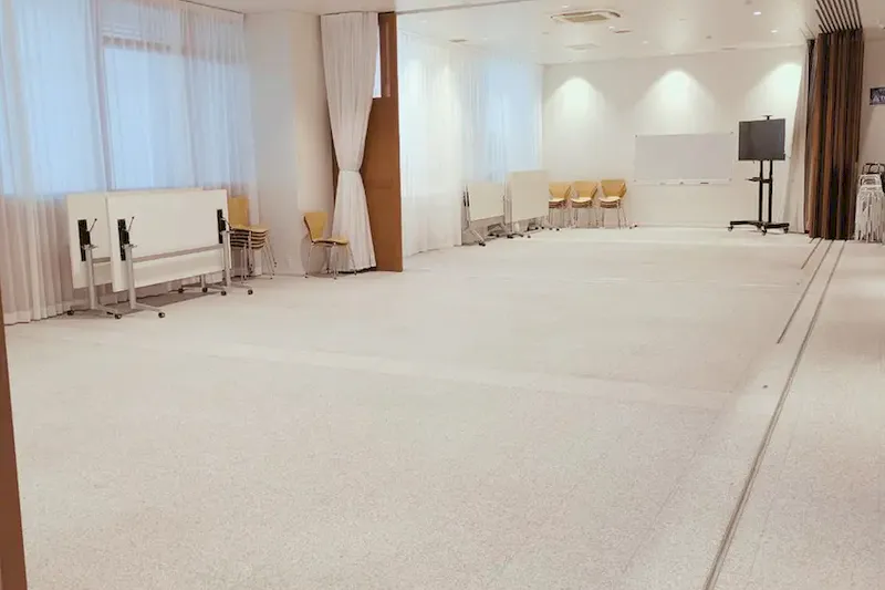 【海浜幕張駅14分｜幕張ベイパーク】会議・セミナーから、キッチンパーティー、ダンス、マルシェ、展示会まで対応のイベントスペース