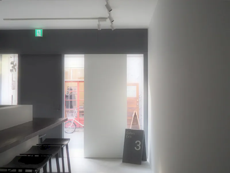 店舗内（展示作品のない期間）