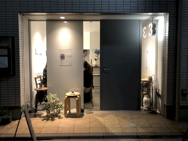 店舗外観(夜間）