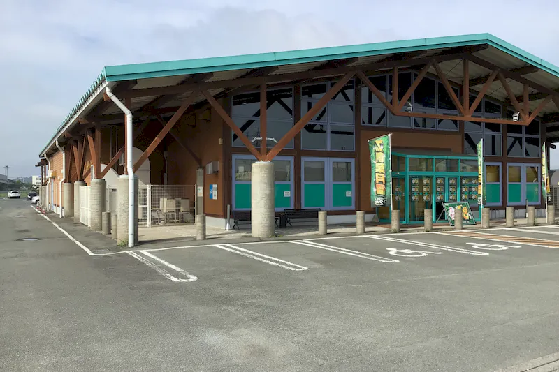 【ダイナム松阪店｜割引キャンペーン実施中】キッチンカー出店やプロモーションイベントに最適なアミューズメント施設の駐車場スペース