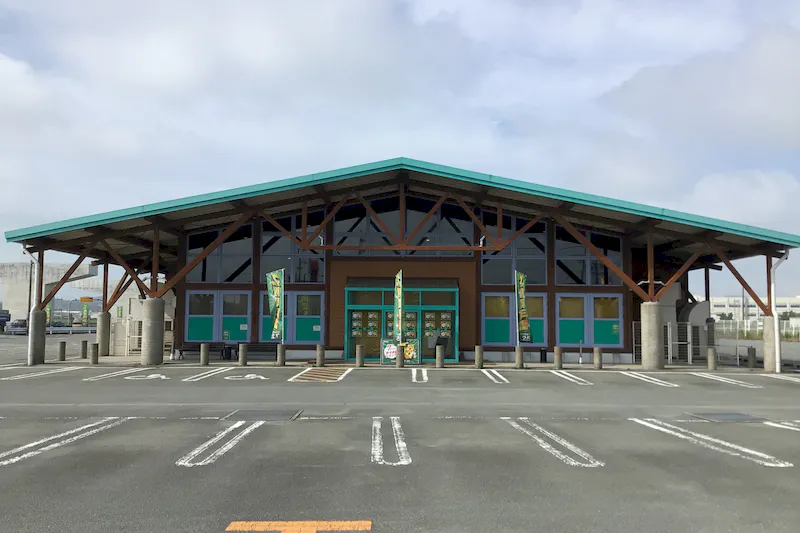 【ダイナム松阪店｜割引キャンペーン実施中】キッチンカー出店やプロモーションイベントに最適なアミューズメント施設の駐車場スペース