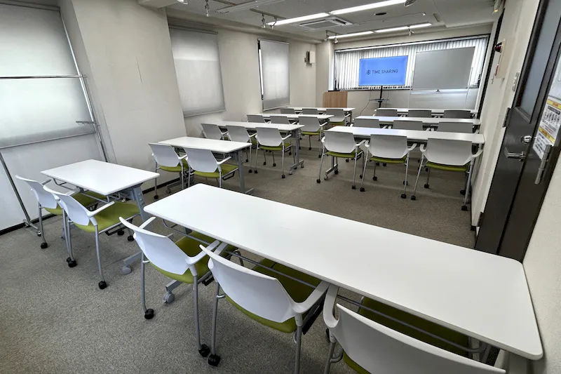 【TIME SHARING 田原町 USUI ANNEX｜田原町駅5分】25名着席で学びと交流に使える7階イベントスペース