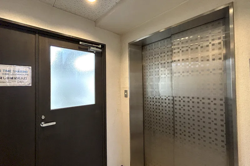 【TIME SHARING 田原町 USUI ANNEX｜田原町駅5分】25名着席で学びと交流に使える7階イベントスペース