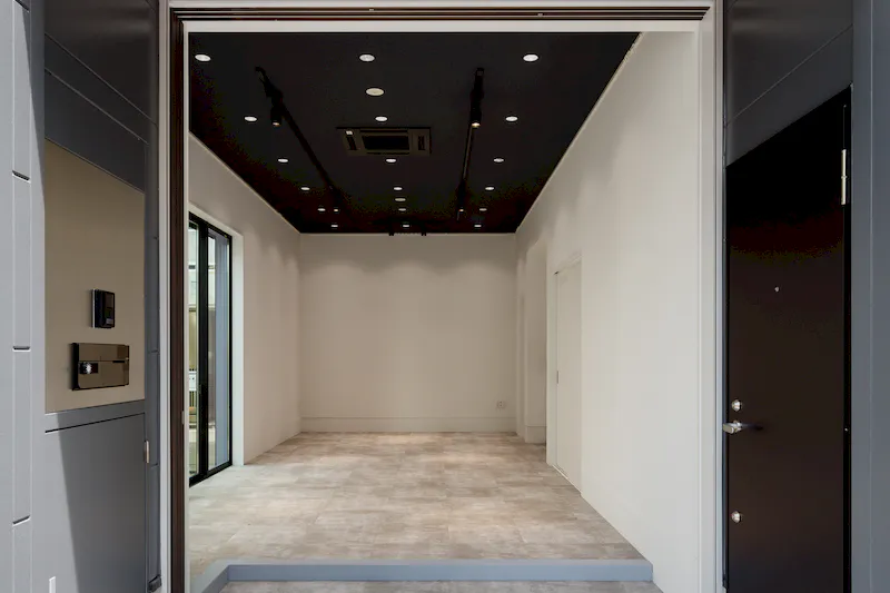 【新中野駅6分】ポップアップストアや展示会に適した路面大きな窓ガラスが特徴の建設会社が作ったレンタルスペース