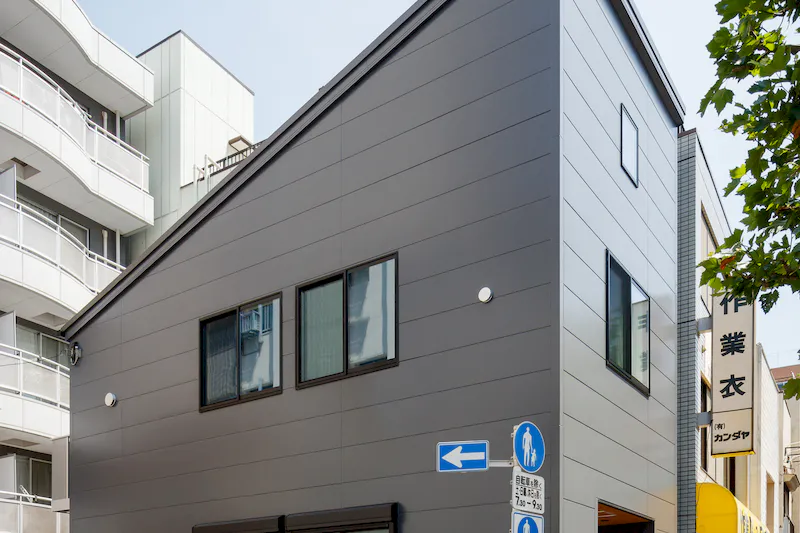 【新中野駅6分】ポップアップストアや展示会に適した路面大きな窓ガラスが特徴の建設会社が作ったレンタルスペース