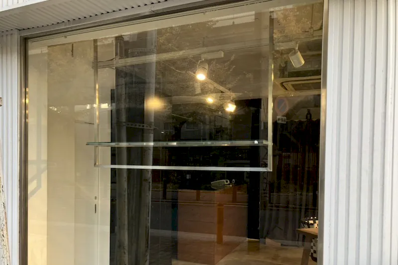 【四ツ橋駅4分】複数駅からアクセス可能｜新町エリアにある展示会やポップアップストアに最適な白壁のイベントスペース（路面）