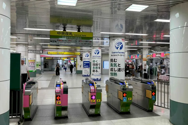 【東葉勝田台駅】プロモーションや食物販に最適な人流の多い改札前スペース