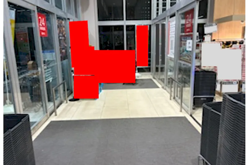 【西友　南葛西店】1F風除室　プロモーション用途や物販、食物販のポップアップストアに最適なスーパー店内催事イベントスペース