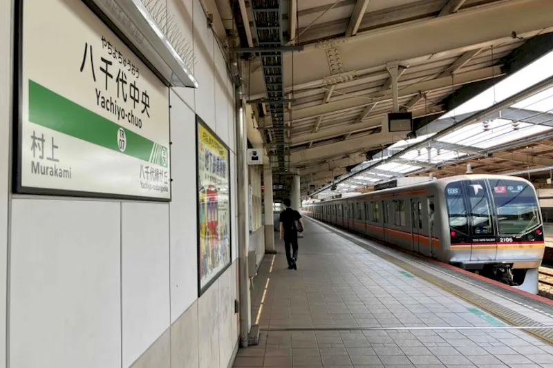 【八千代中央駅】プロモーションや食物販に最適な人流の多い改札前スペース