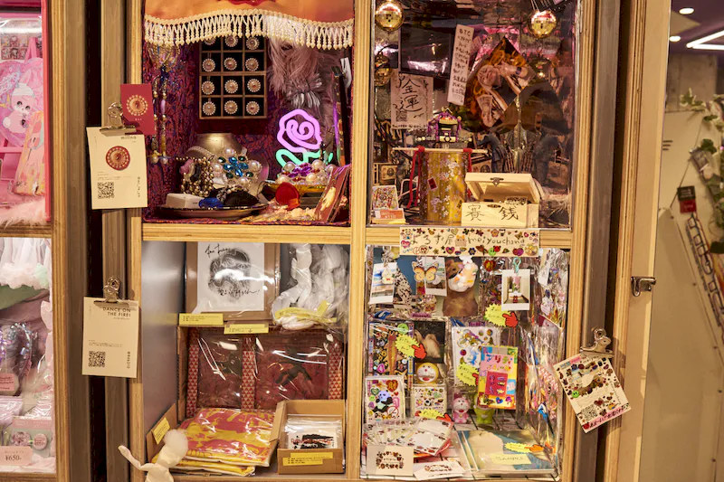 【ラフォーレ原宿／明治神宮前駅1分】愛と狂気のマーケット アート展示や商品PR、ポップアップストアに最適、販売スタッフ不要な貸しスペース(ボックス小)