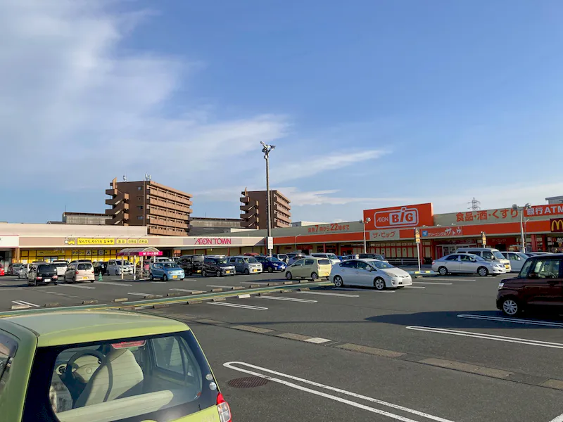 【イオンタウン蒲原／キッチンカー】キッチンカー等の移動販売に最適な大型スーパー出入口付近にある視認性の高い屋外イベントスペースの画像3