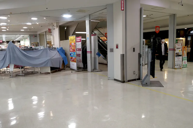 【イオン臼井店】プロモーションイベントに適した駅側入り口すぐのイベントスペース