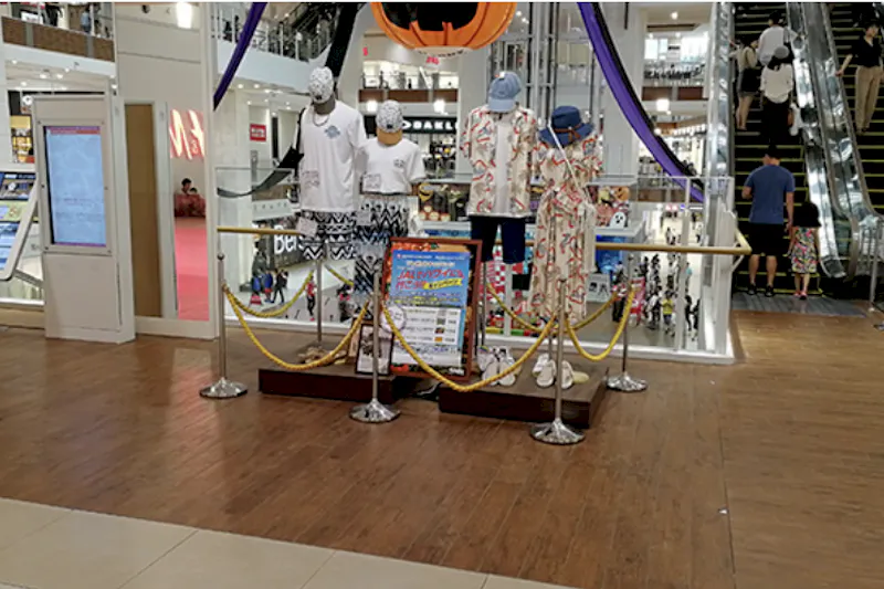 【イオンモール沖縄ライカム】2F グランドESC前(B)