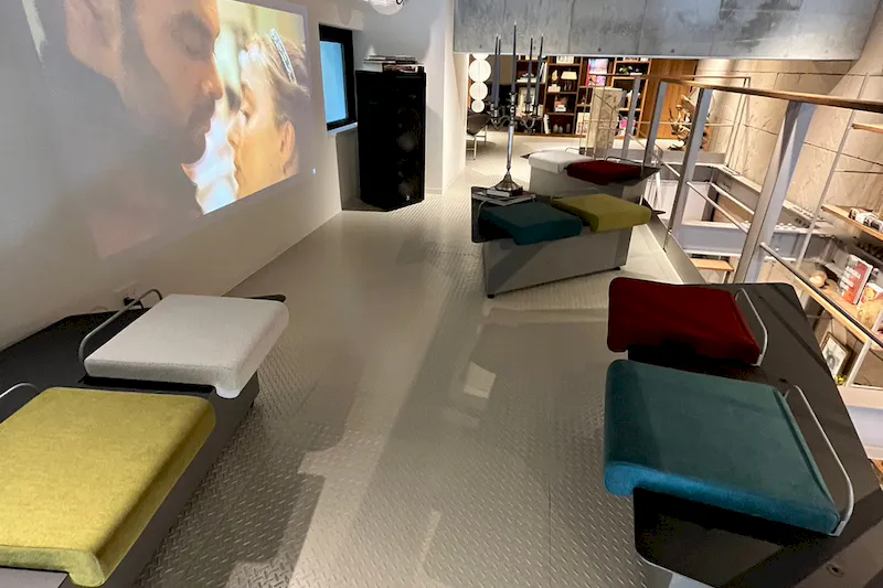 【西長堀駅1分】ポップアップストアや展示会等に最適な路面店の花屋に併設された音響機器の整ったイベントスペース
