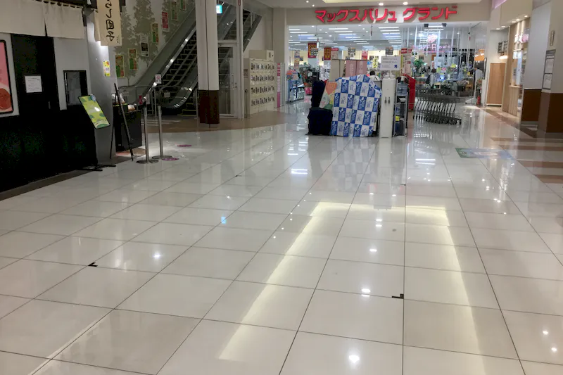 【イオンタウン名西（B わくわく広場前）】最も人通りが多いエリアのイベントスペース