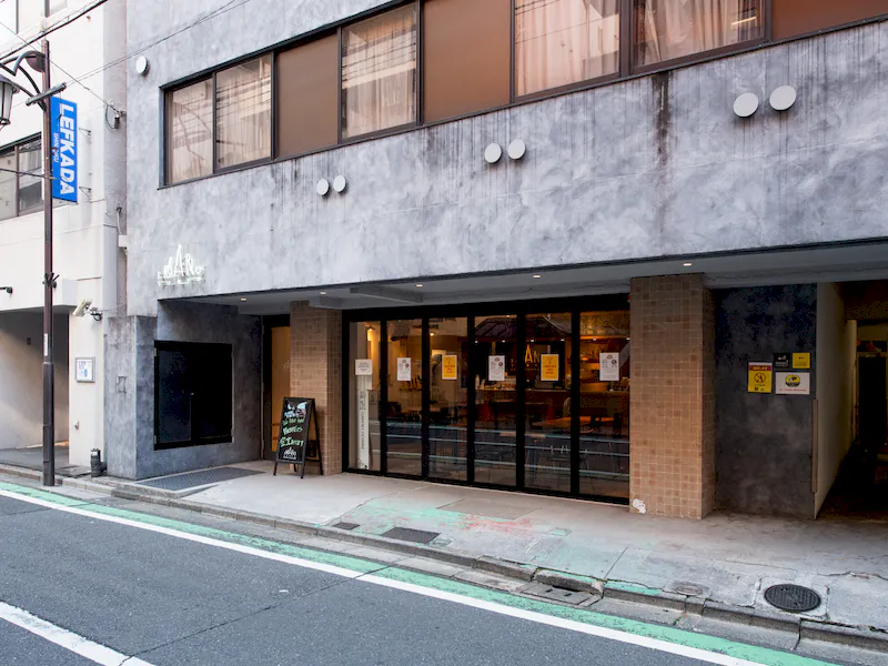 【新宿三丁目駅3分】軒下スペース2