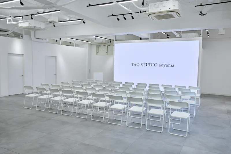 【TAO STUDIO aoyama｜外苑前駅4分｜表参道駅8分】招待制の展示会やポップアップストア、ワークショップ、PRイベント等に最適な複合施設４階にある大型LEDスクリ一ン付きイベントスペース