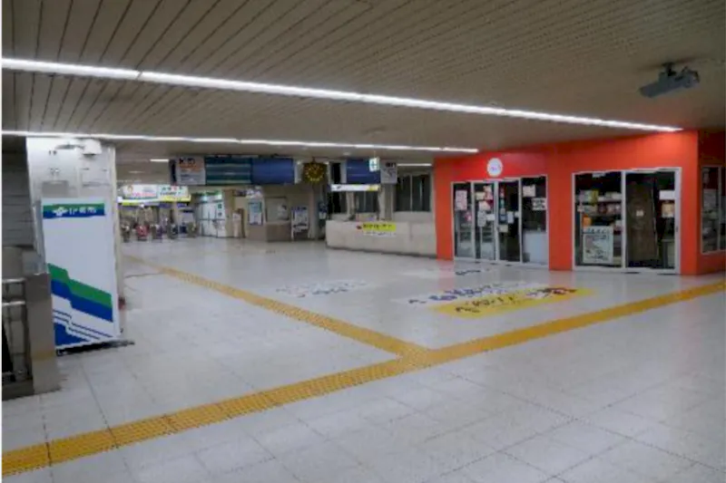 【京成高砂駅】食物販やポップアップストアに最適な人の流動が多い改札内コンコース