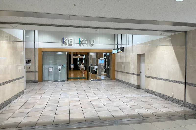 【京急百貨店】京急百貨店３階入口エレベーター横（EV側）