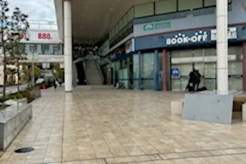 【松竹大船ショッピングセンターC区画】キッチンカー出店やプロモーションに最適！B棟1階ブックオフ正面入口横の屋外イベントスペース