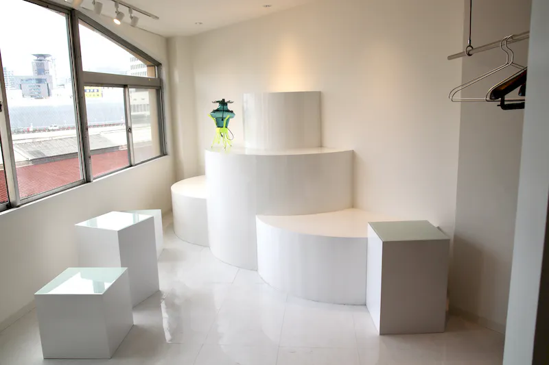 【三ノ宮駅1分】招待制のアパレル展示販売会やポップアップストア、アートギャラリー用途に最適な抜群のアクセス環境を誇るレンタルスペースの画像