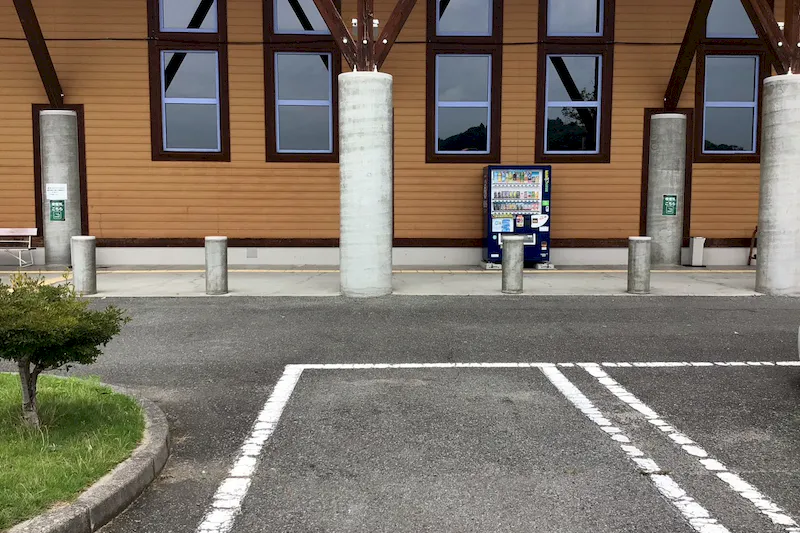 【ダイナムいわき平店｜割引キャンペーン実施中】キッチンカーやプロモーションに最適なアミューズメント施設のイベントスペース(店舗出入口前）