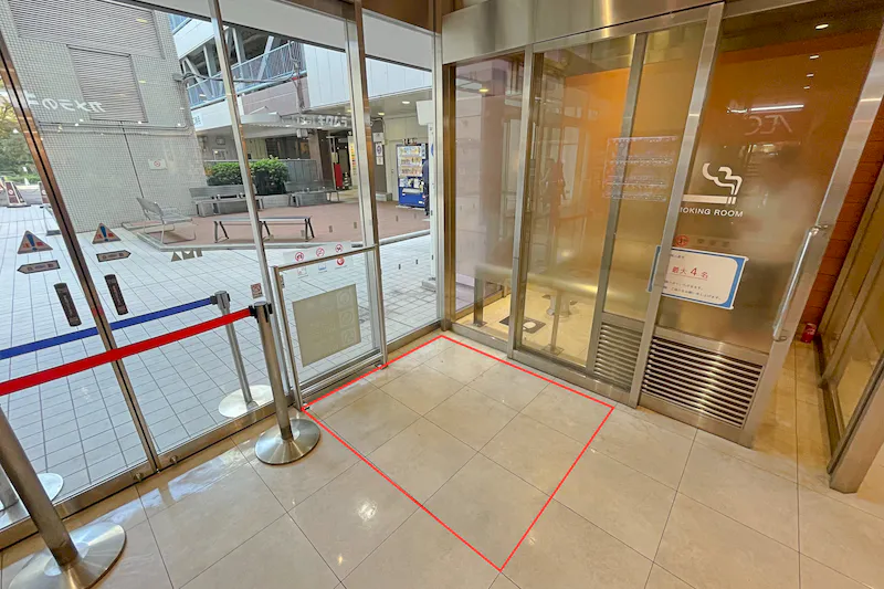 【光が丘IMA/光が丘駅直結】電子タバコ等の喫煙具PRに最適な駅直結ショッピングセンターの1階喫煙スペース前にあるイベントスペース