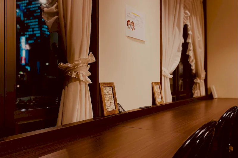 【KOKO HOTEL 池袋】演奏会も開催戒能なホテル1Fカフェのレンタルギャラリー