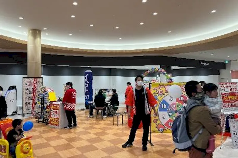 【イオンタウン能代】大型のセールスプロモーションやインストアライブ等に適した施設中央の広々としたイベントスペース