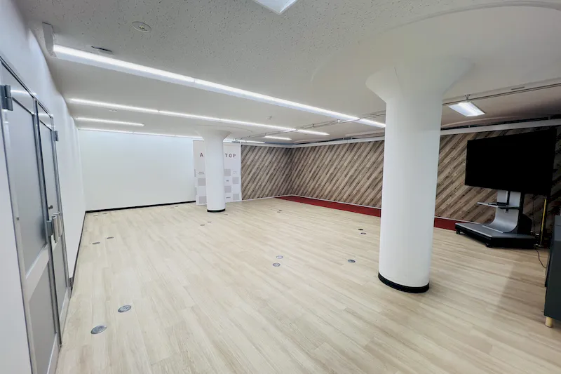 【神楽坂駅12分】作品展示、ワークショップに適した広くてシンプルな内装が心地いいギャラリー