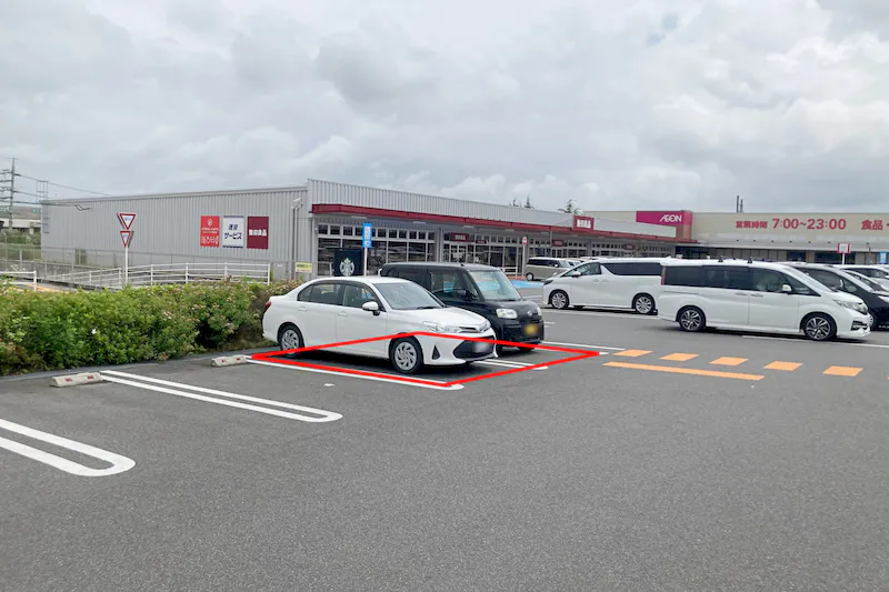 【イオンタウン伊賀上野】キッチンカー等の移動販売に最適なスターバックスコーヒー前にある視認性の良い駐車場スペース