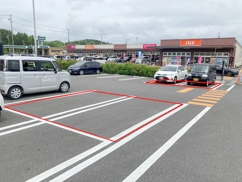 【イオンタウン伊賀上野】キッチンカー等の移動販売に最適なスターバックスコーヒー前にある視認性の良い駐車場スペースの画像2