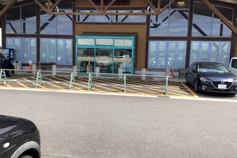 【ダイナム三重芸濃店｜割引キャンペーン実施中】キッチンカーや各種プロモーションイベントに最適なアミューズメント施設のイベントスペース