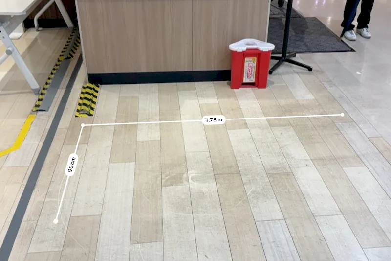 【イオン新さっぽろ店】地下エスカレーター前