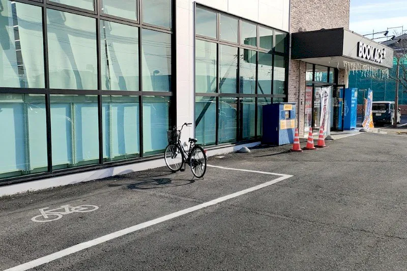 【ブックエース結城店】食物販やキッチンカー出店に最適な書店前のイベントスペース