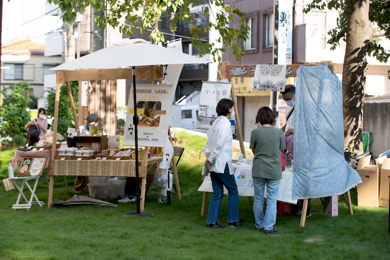 【Bibli】物販や展示会に最適な複合施設内にある視認性の高い屋外イベントスペース（半面/85㎡）