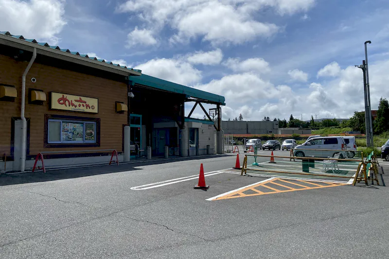 【ダイナム広島三次店｜割引キャンペーン実施中】キッチンカーやプロモーション等に最適なアミューズメント施設のイベントスペース
