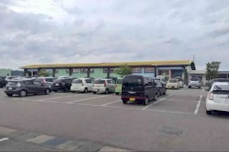【ダイナム石川加賀店ゆったり館｜割引キャンペーン実施中】キッチンカーや各種プロモーションイベントでの出店に最適なアミューズメント施設のイベントスペース