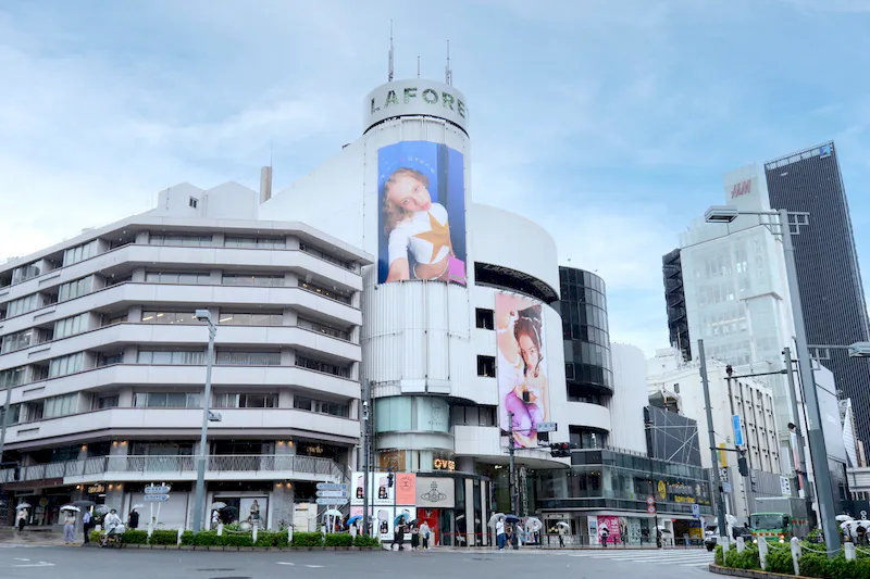 【ラフォーレ原宿／明治神宮前駅1分】愛と狂気のマーケット ポップアップストアや展示、PRイベントに最適、販売スタッフ不要なイベントスペース(スペース小)