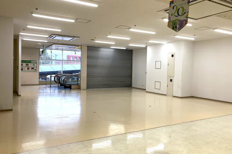 【ユーカリプラザ／ユーカリが丘駅直結】ポップアップやプロモーションに適した地域密着型の商業施設2階マクドナルド前のイベントスペース